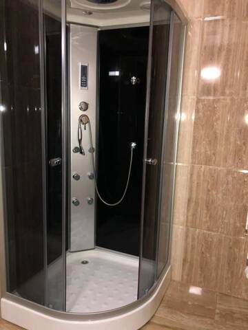 Фото номера Двухместный номер с 1 кроватью и балконом Хостелы Hostel Mirela г. Chişcău 11